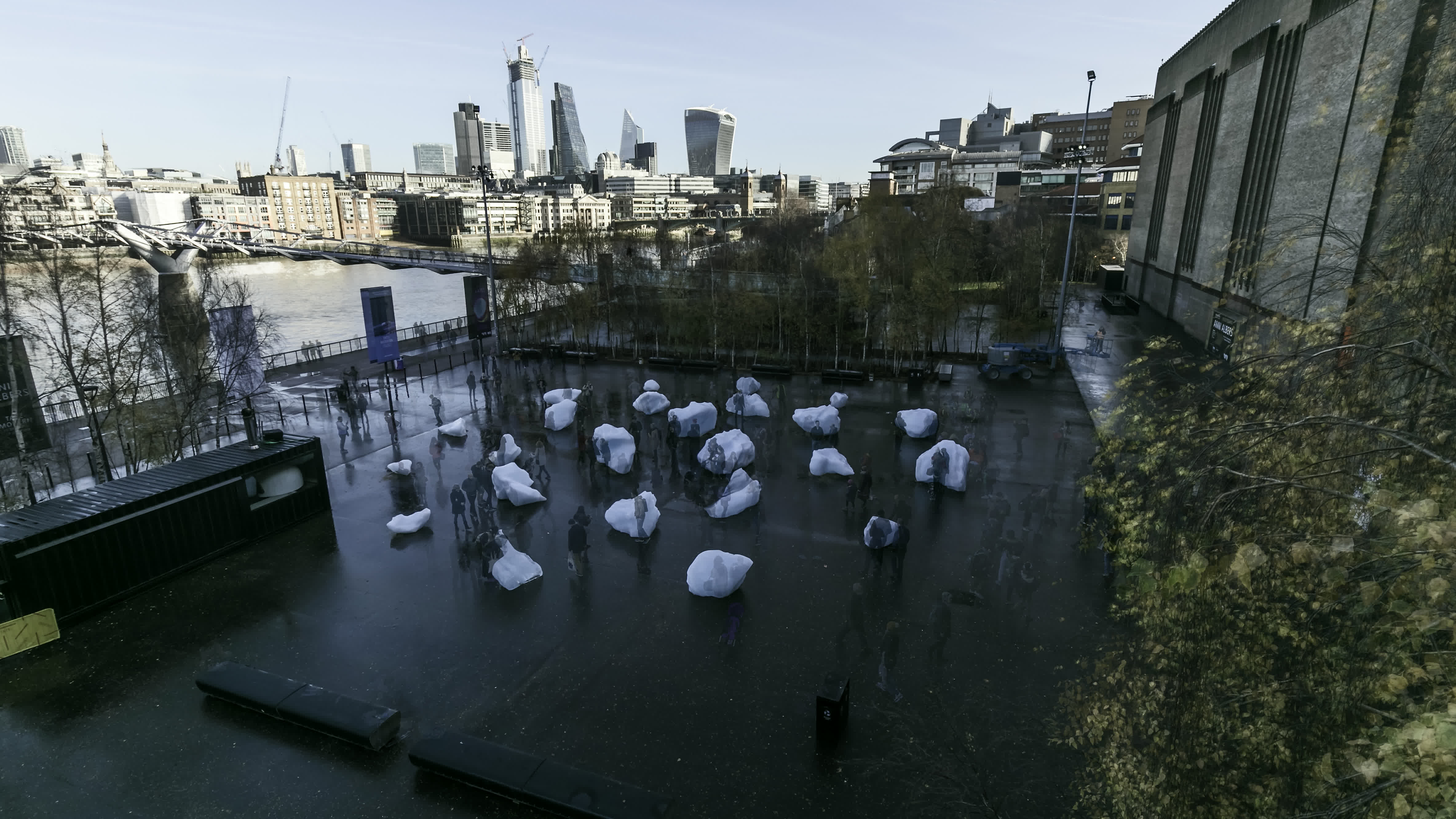Ice Watch: Time-lapse Bankside, outside Tate Modern