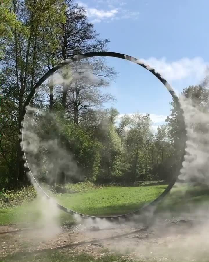 Vær i vejret, 2016, Orddrupgaard, Denmark. Video by Kyle Basilius via Instagram