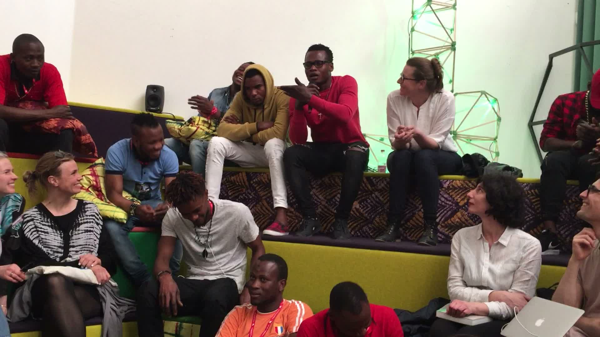 Green light: Participants discuss integration