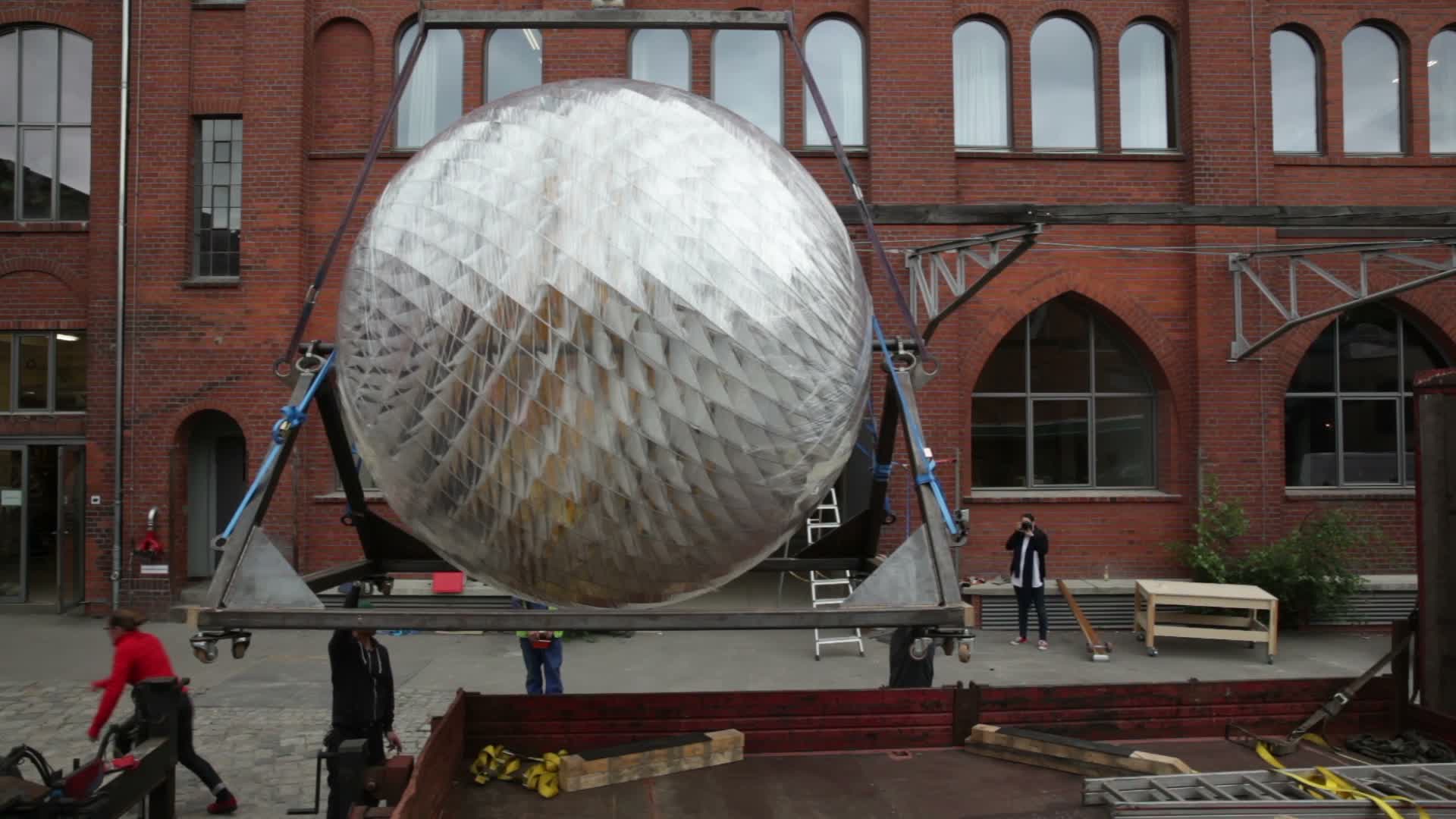 A travelling sphere